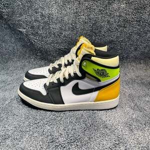 Air Jordan 1 Retro High Volt White/Black Size 10 Men’s
